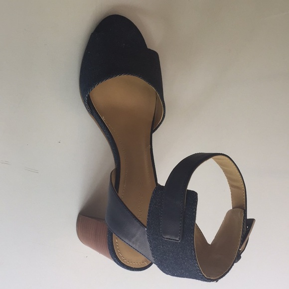 Marc Fisher heels - Picture 2 of 13